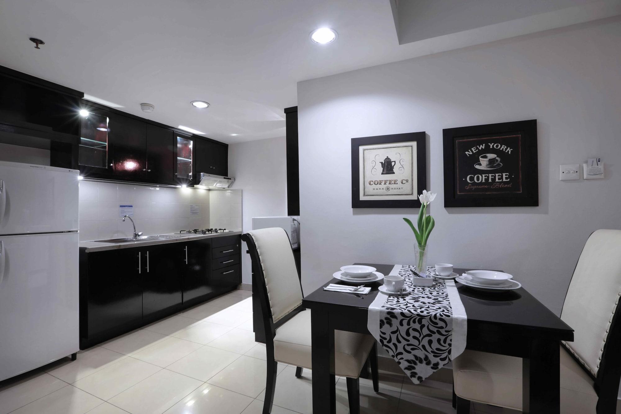 Horison Ultima Suite & Residences Rasuna Jakarta Extérieur photo