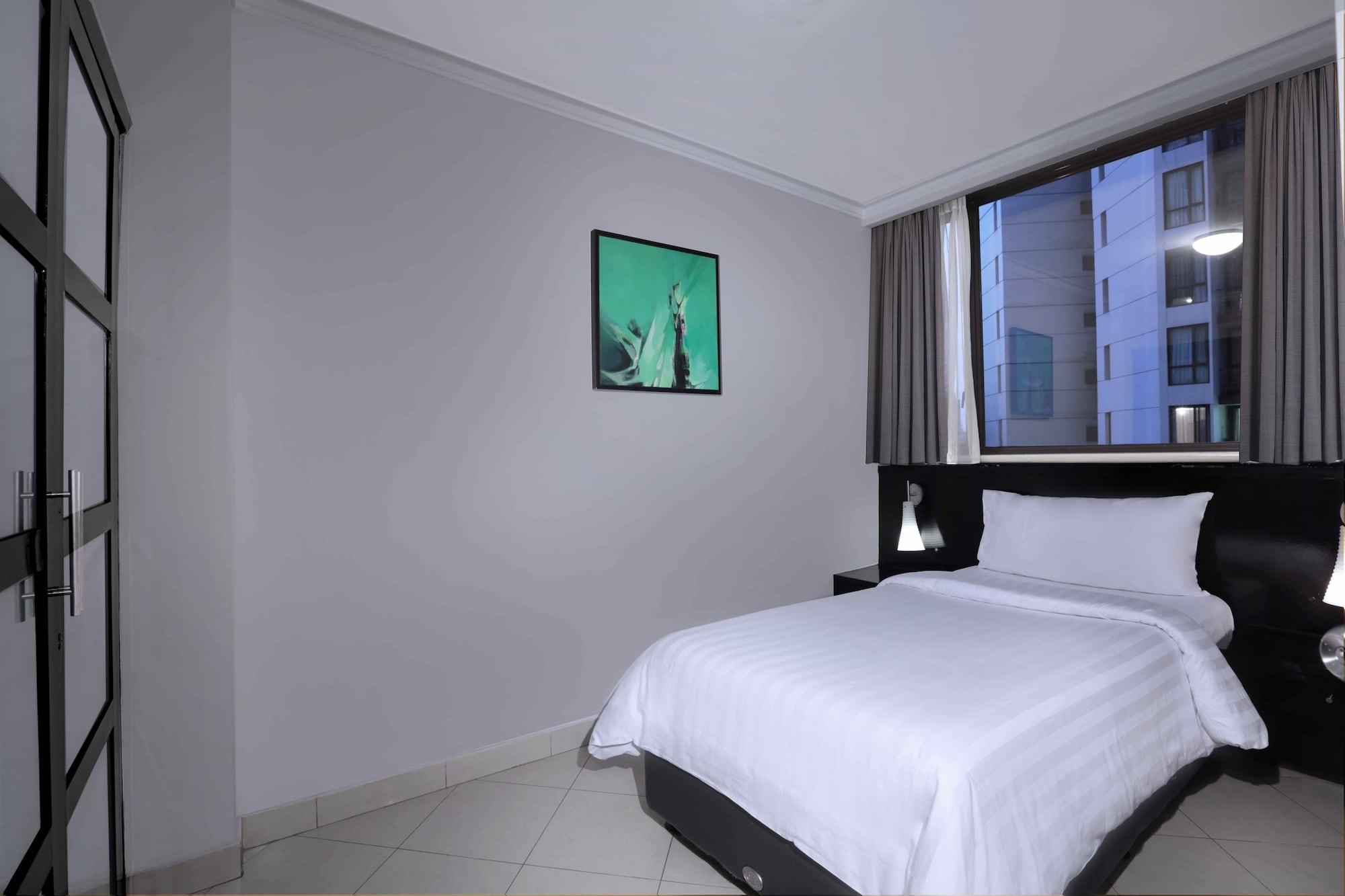 Horison Ultima Suite & Residences Rasuna Jakarta Extérieur photo