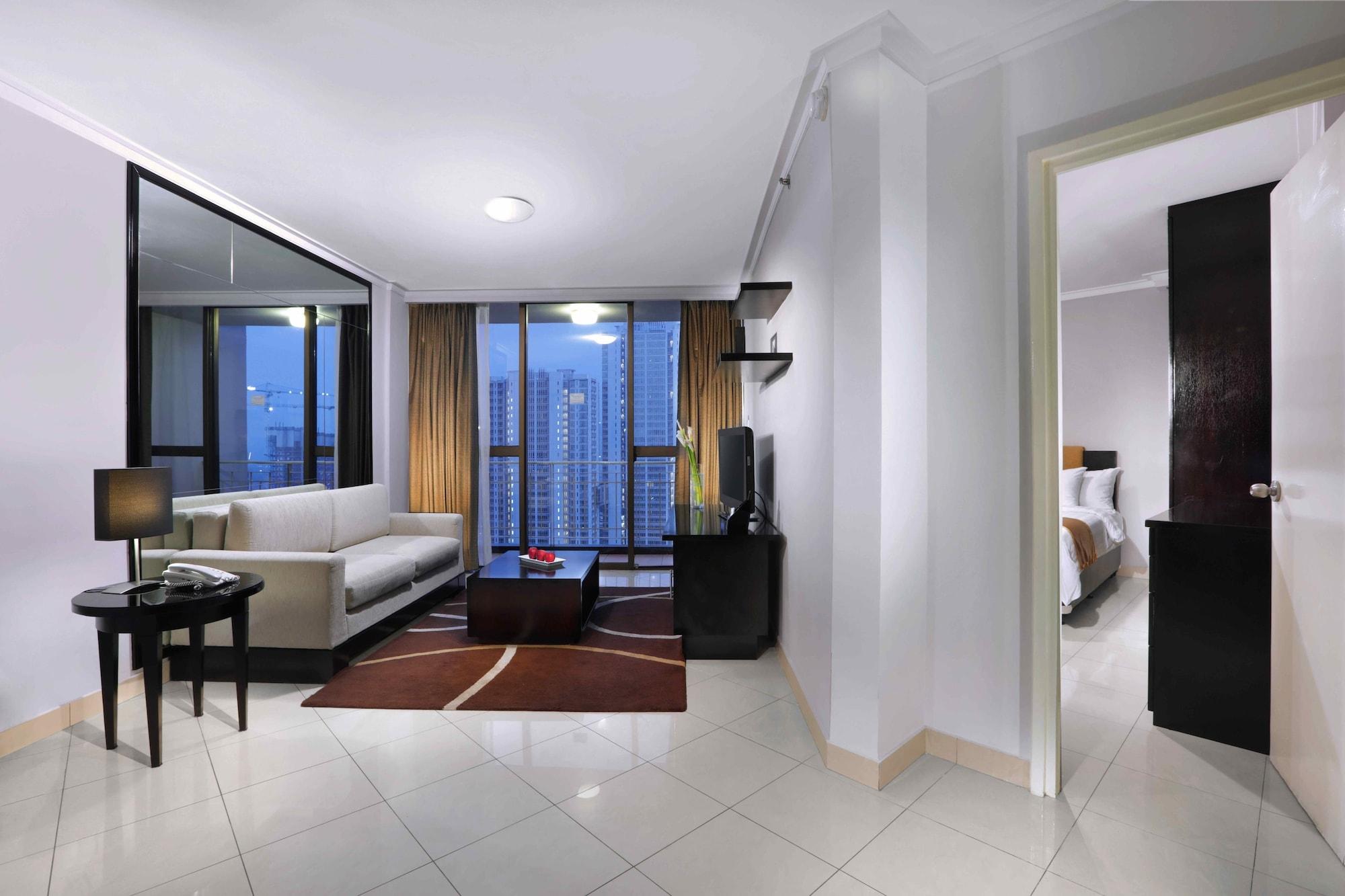 Horison Ultima Suite & Residences Rasuna Jakarta Extérieur photo