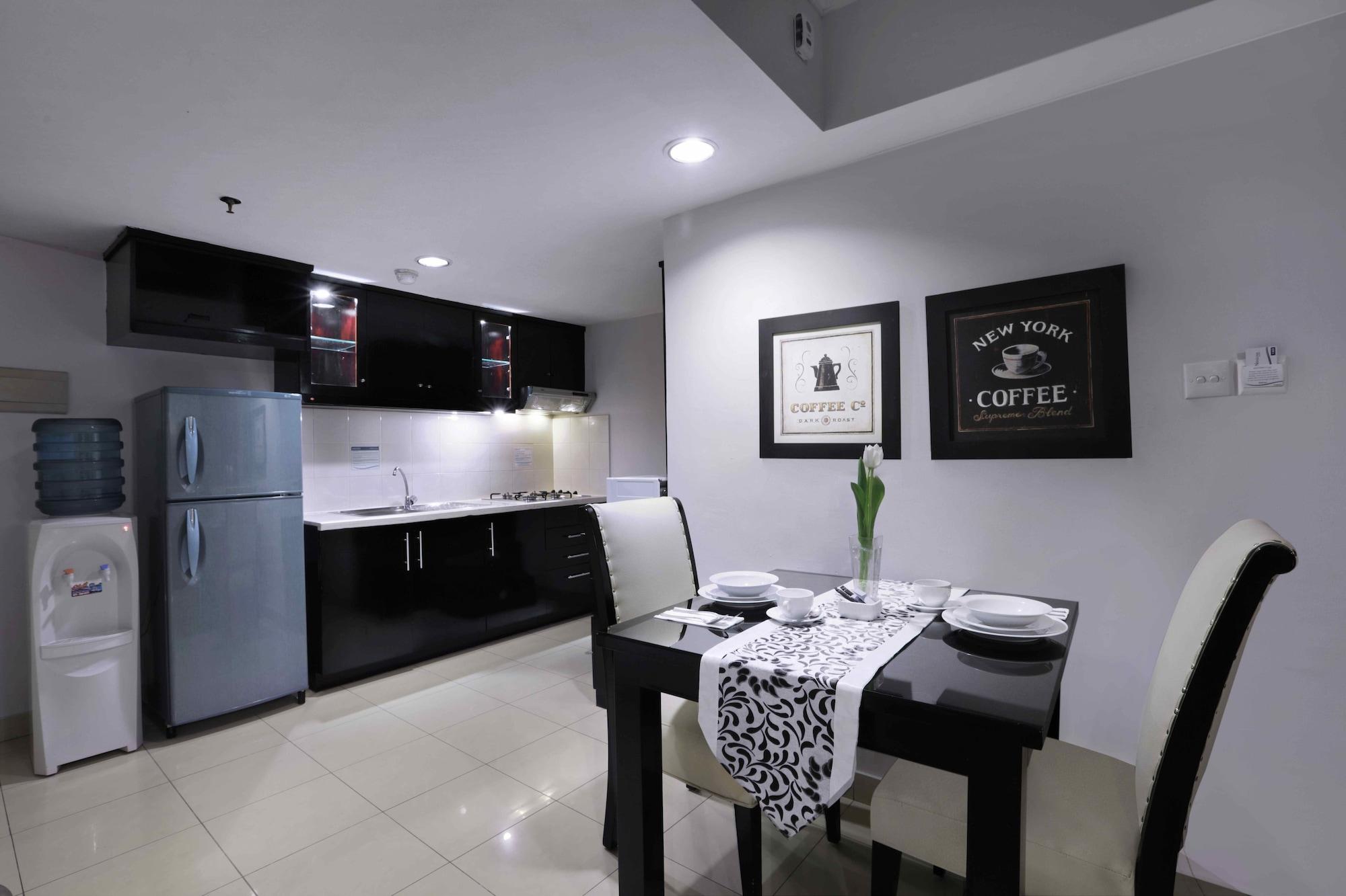 Horison Ultima Suite & Residences Rasuna Jakarta Extérieur photo